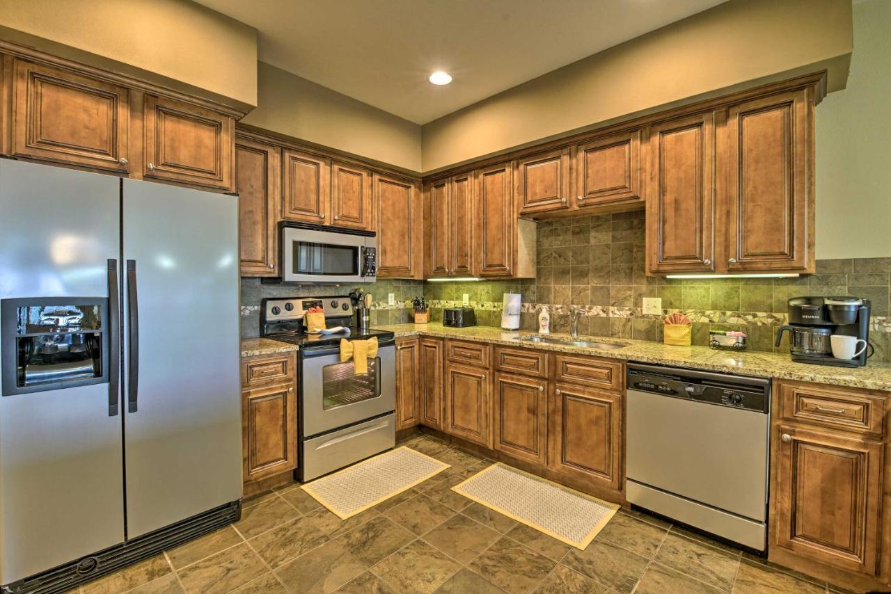 Inviting Branson Condo With Outdoor Dining Area Luaran gambar